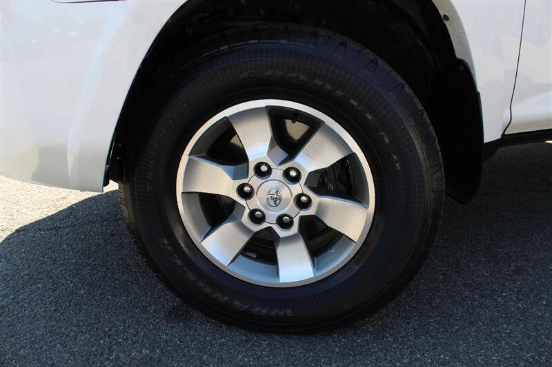 Used 2016 Toyota 4Runner SR5 image 9