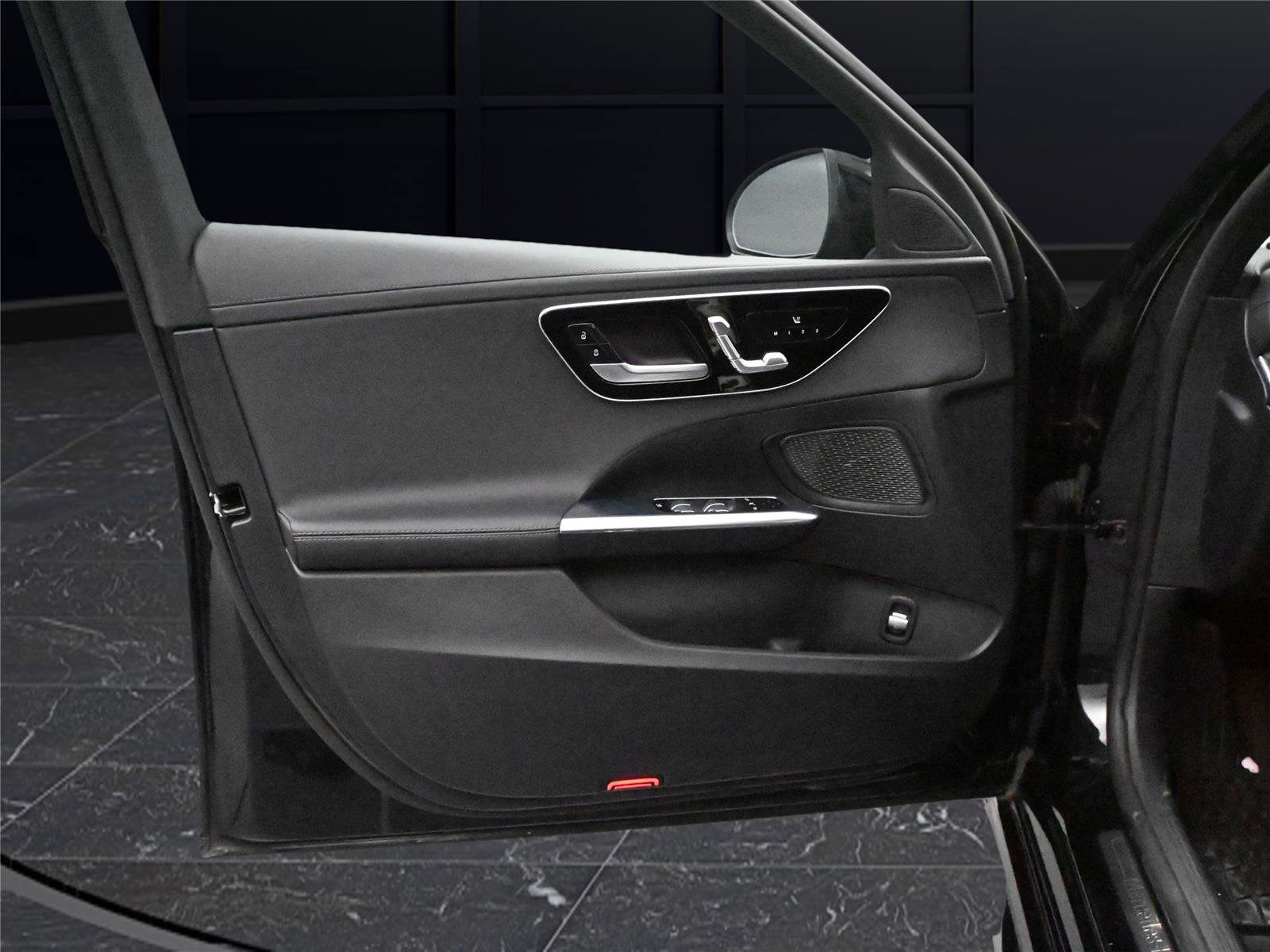 Used 2023 Mercedes-Benz C 300 4MATIC Sedan image 12