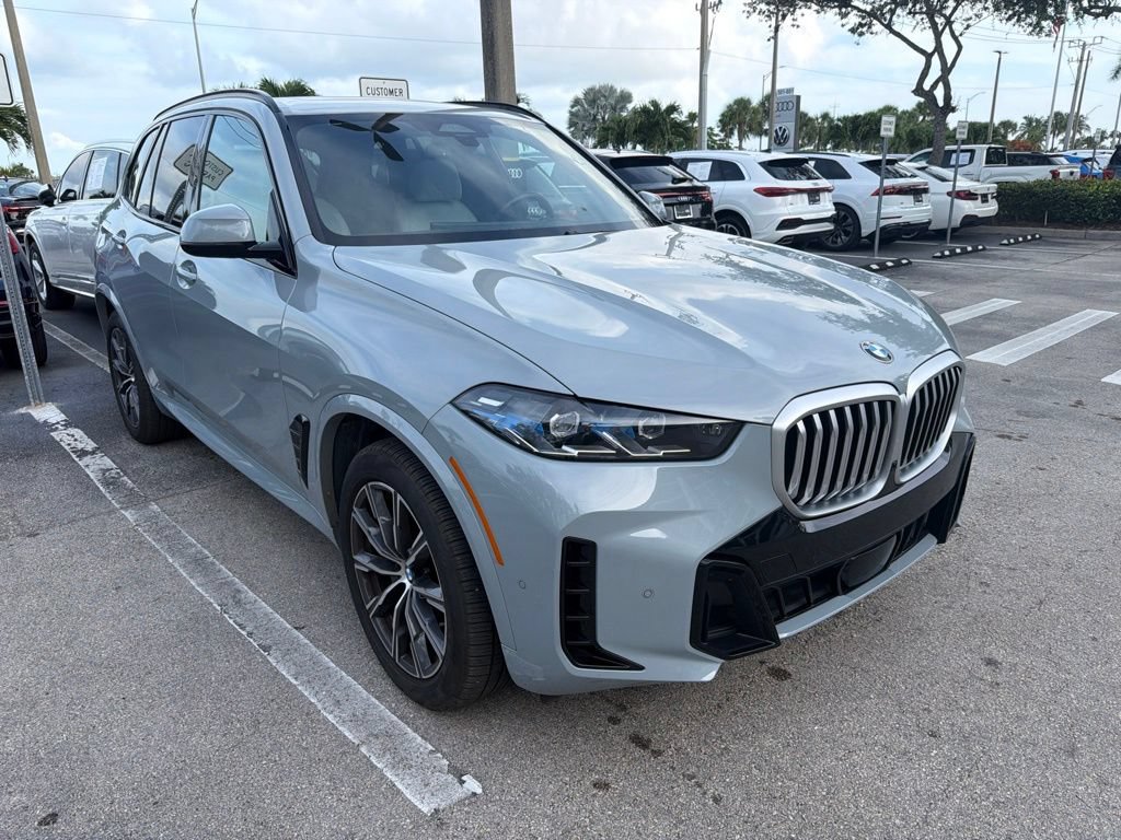 Used 2026 BMW X5 sDrive40i w/ M Sport Package RWD image 1