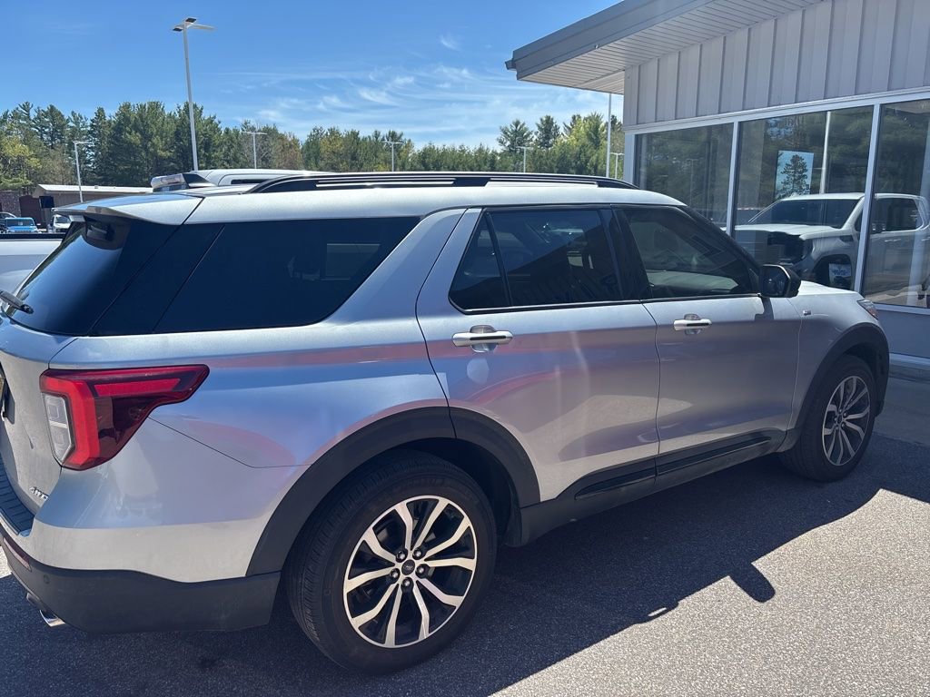 Used 2023 Ford Explorer ST-Line w/ Class IV Trailer Tow Package AWD/4WD image 2