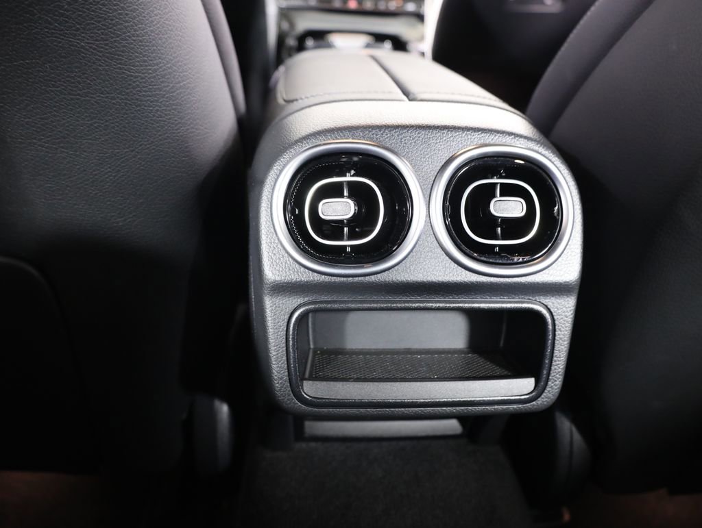 Certified 2025 Mercedes-Benz C 300 4MATIC Sedan image 31