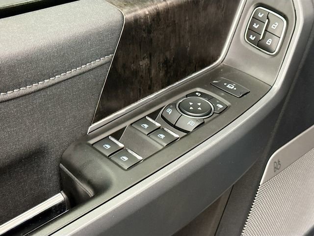 Used 2023 Ford F250 Lariat w/ Lariat Ultimate Package AWD/4WD image 18
