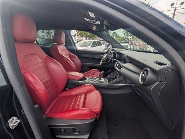 Used 2023 Alfa Romeo Stelvio Sprint RWD image 17