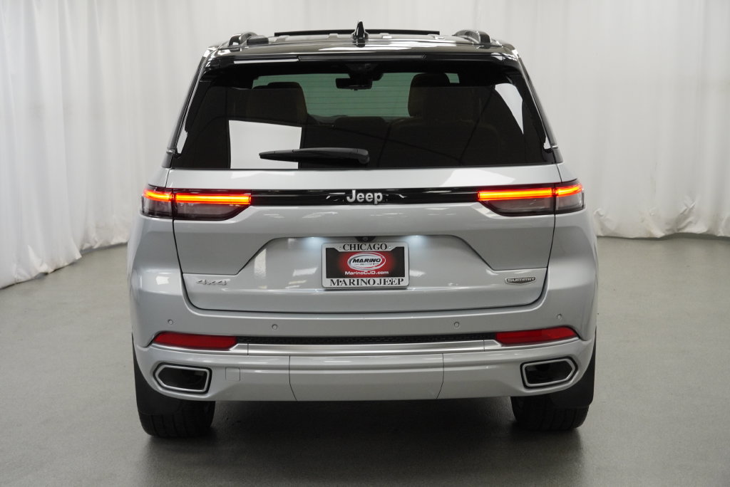 Used 2025 Jeep Grand Cherokee Summit AWD/4WD image 15