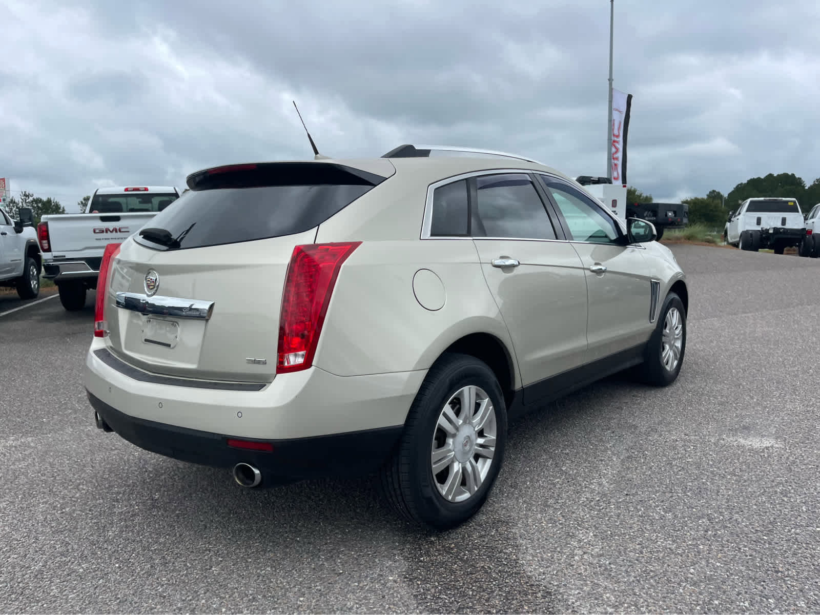 Used 2013 Cadillac SRX Luxury w/ Driver Awareness Package FWD image 5