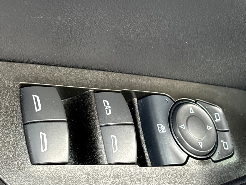Certified 2025 Chevrolet Blazer LT FWD image 35