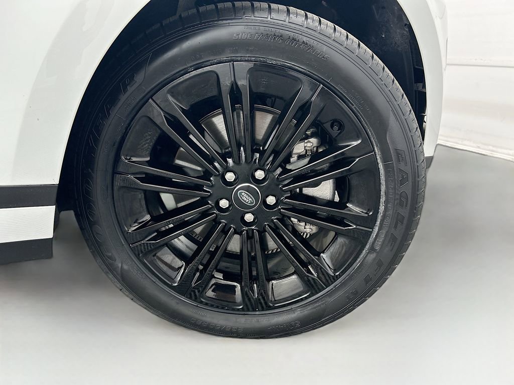 Certified 2025 Land Rover Range Rover Evoque S image 31