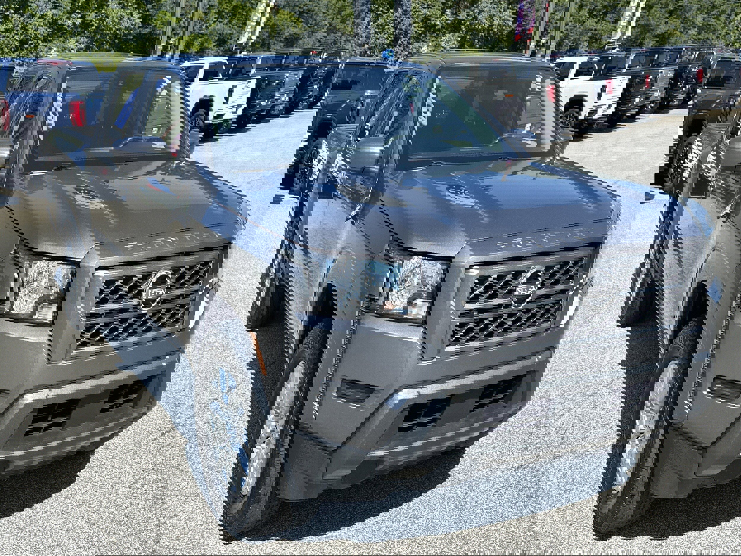 Used 2023 Nissan Frontier SV image 21