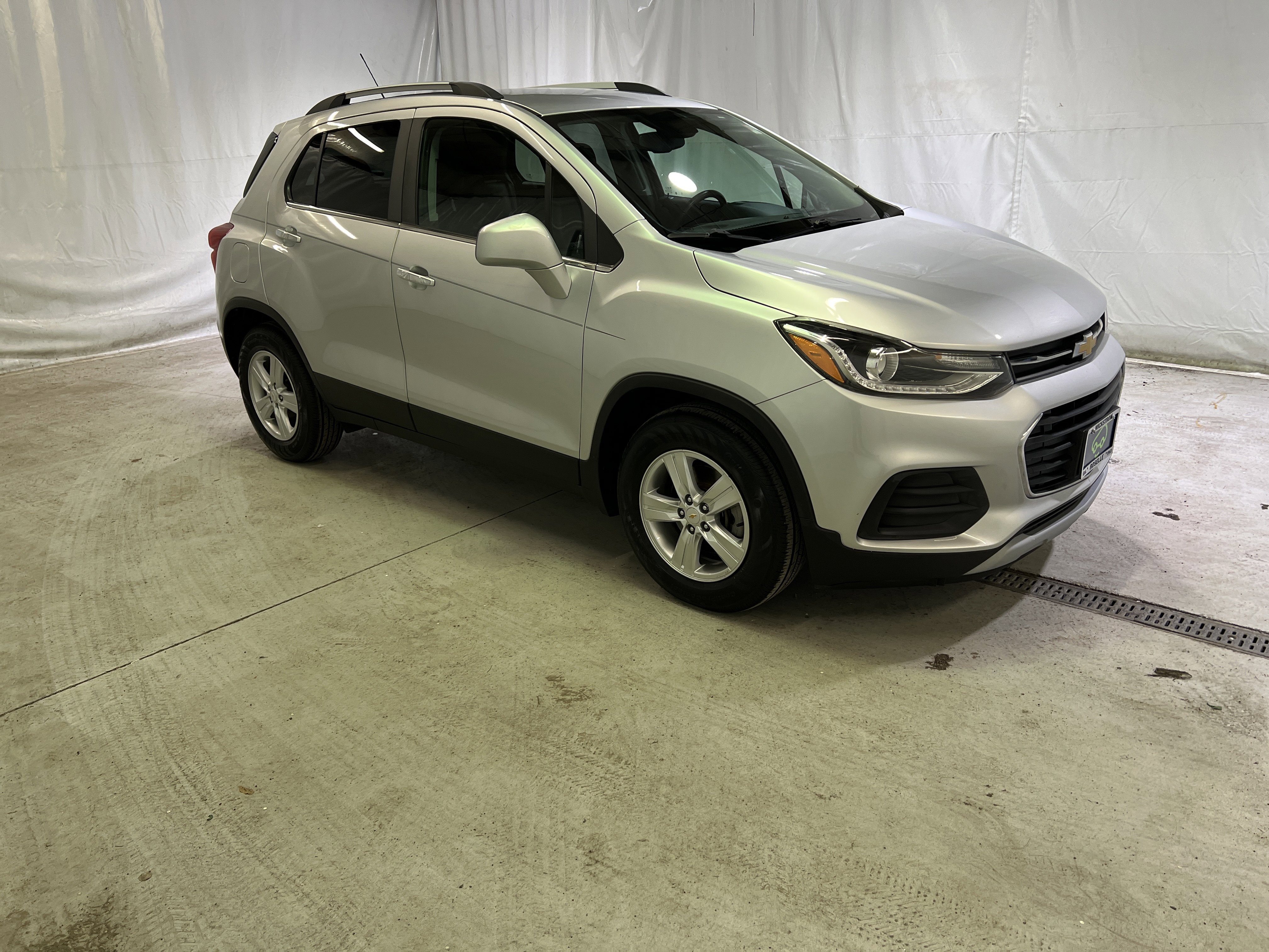 Certified 2020 Chevrolet Trax LT w/ LT Convenience Package image 2