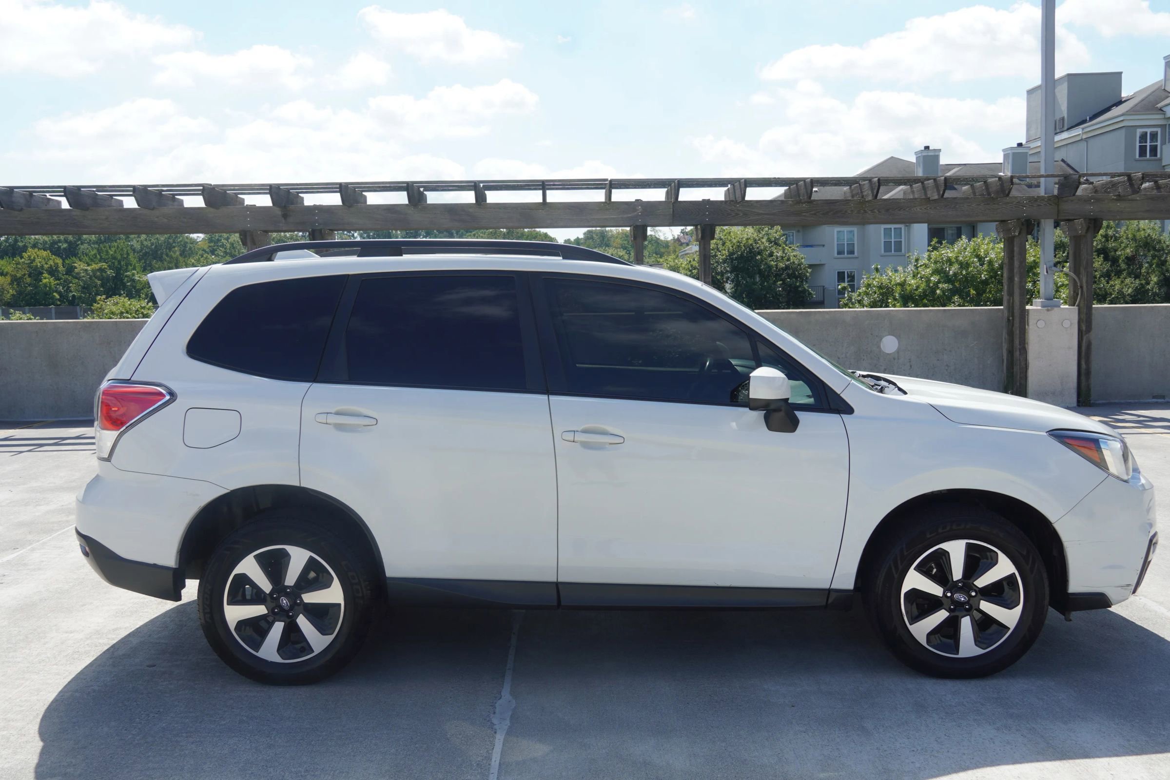 Used 2017 Subaru Forester 2.5i Premium w/ All-Weather Package image 40