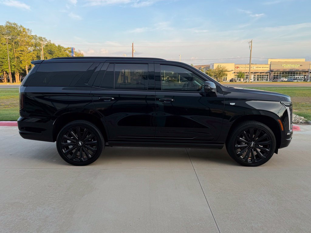 Used 2025 Cadillac Escalade Sport Platinum w/ LPO, ONYX Package AWD/4WD image 6