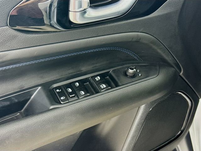 New 2026 Jeep Compass Latitude AWD/4WD image 18