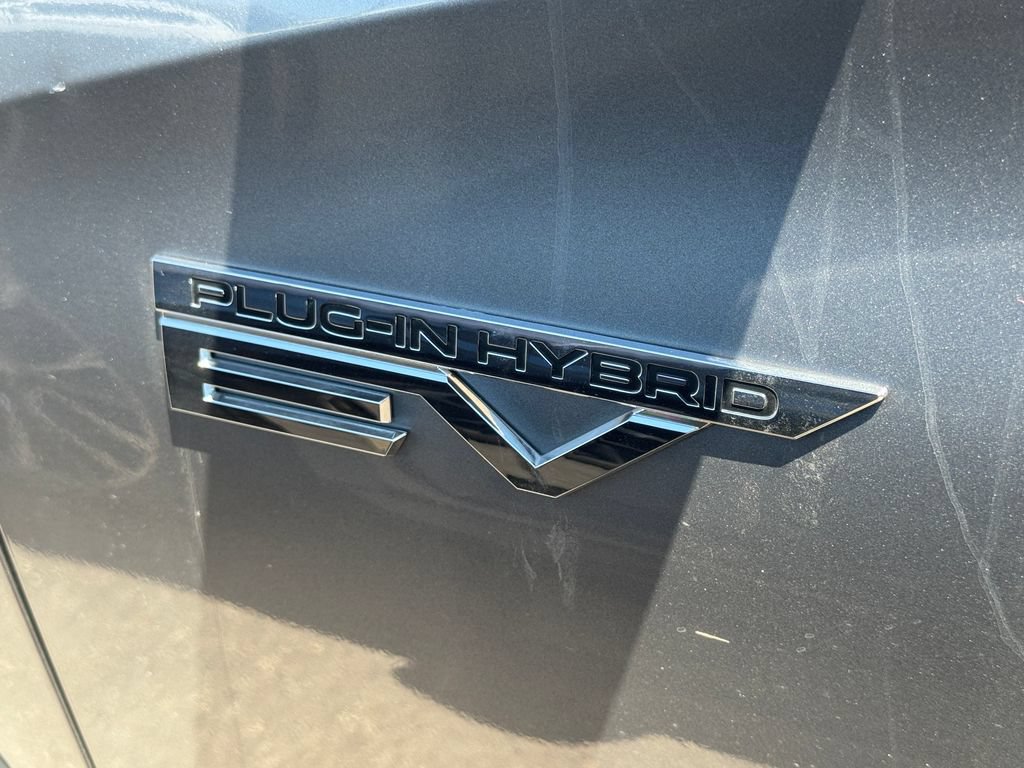 Used 2023 Mitsubishi Outlander SEL AWD/4WD image 3