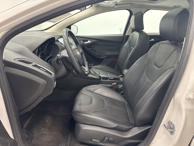 Used 2017 Ford Focus Titanium w/ Titanium Technology Package image 20