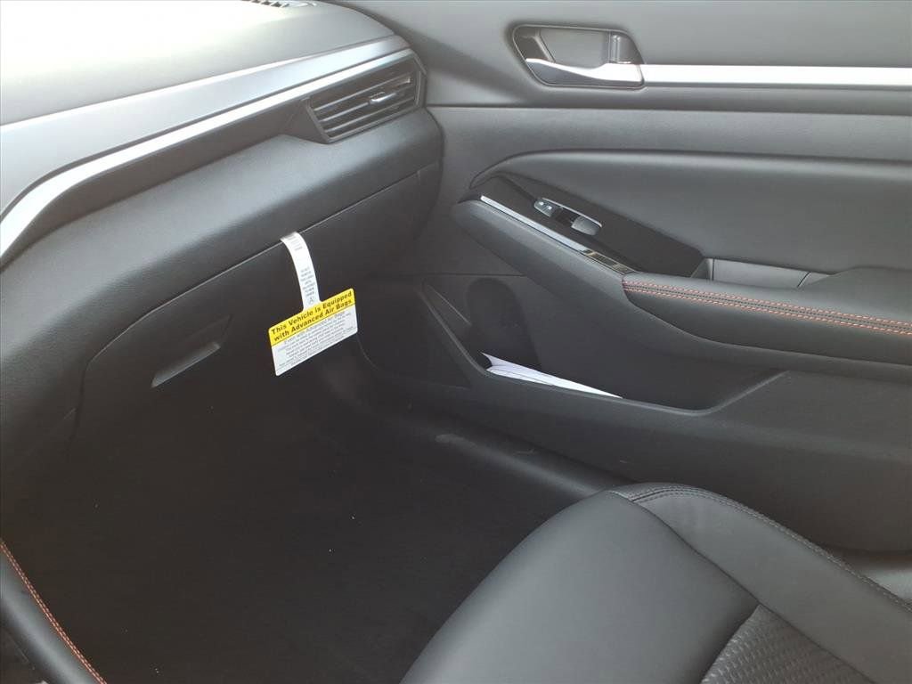 New 2025 Nissan Altima 2.5 SR image 23