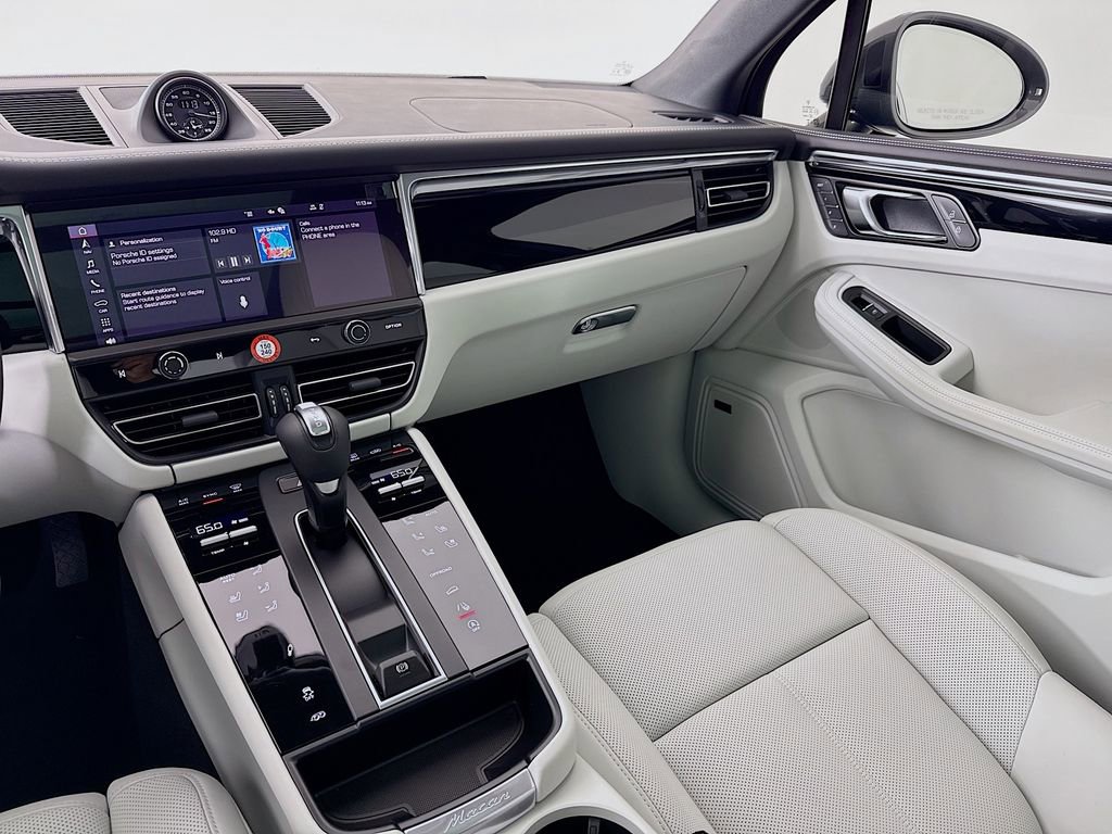 New 2026 Porsche Macan Turbo image 28
