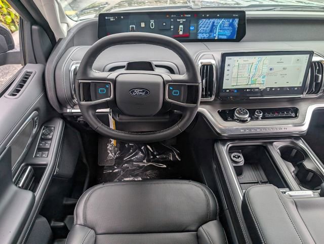 New 2026 Ford Expedition Platinum w/ Driver's Package AWD/4WD image 9