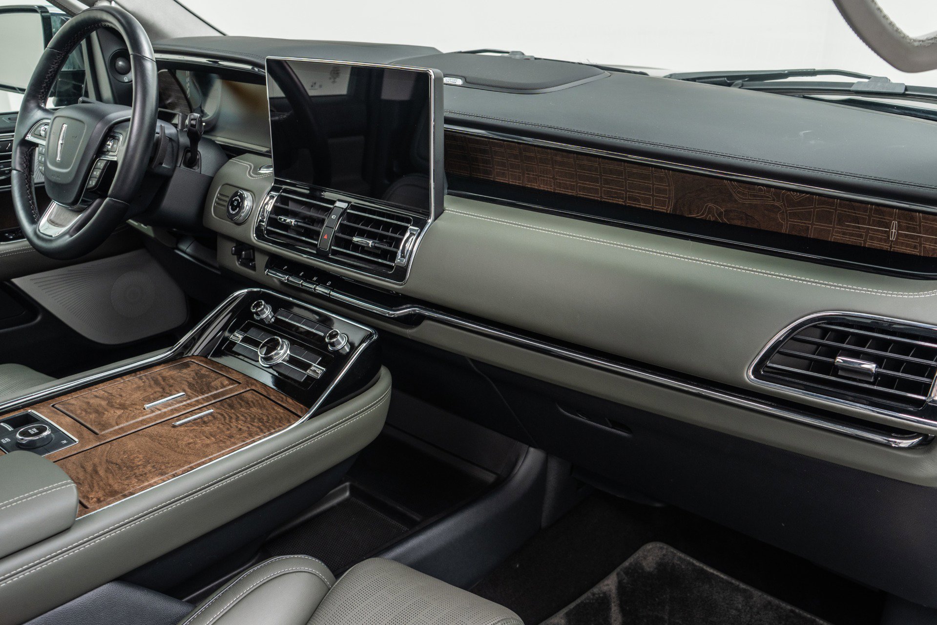 Used 2022 Lincoln Navigator Black Label image 14