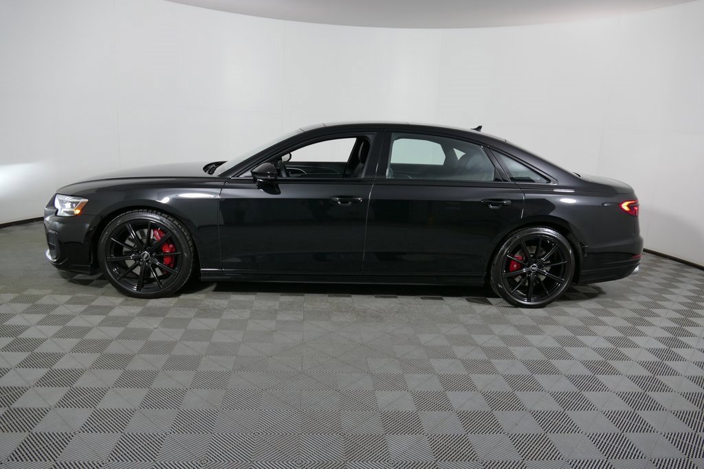 Used 2022 Audi S8 image 6
