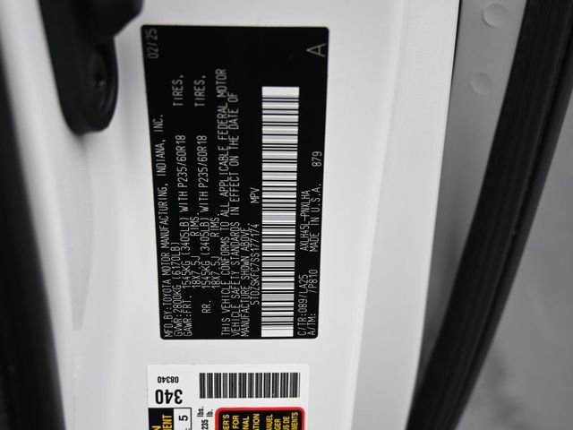 Used 2025 Toyota Sienna Limited image 18