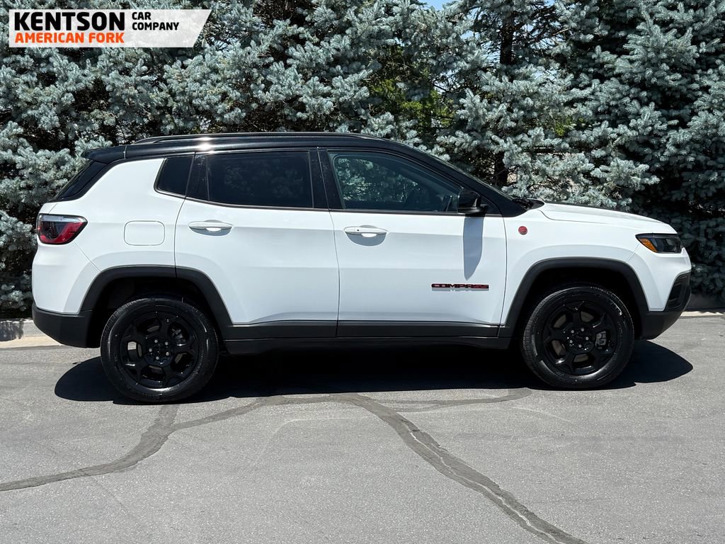 Used 2023 Jeep Compass Trailhawk image 11
