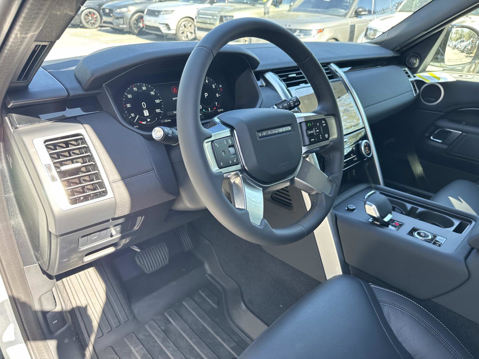 New 2026 Land Rover Discovery S AWD/4WD image 23