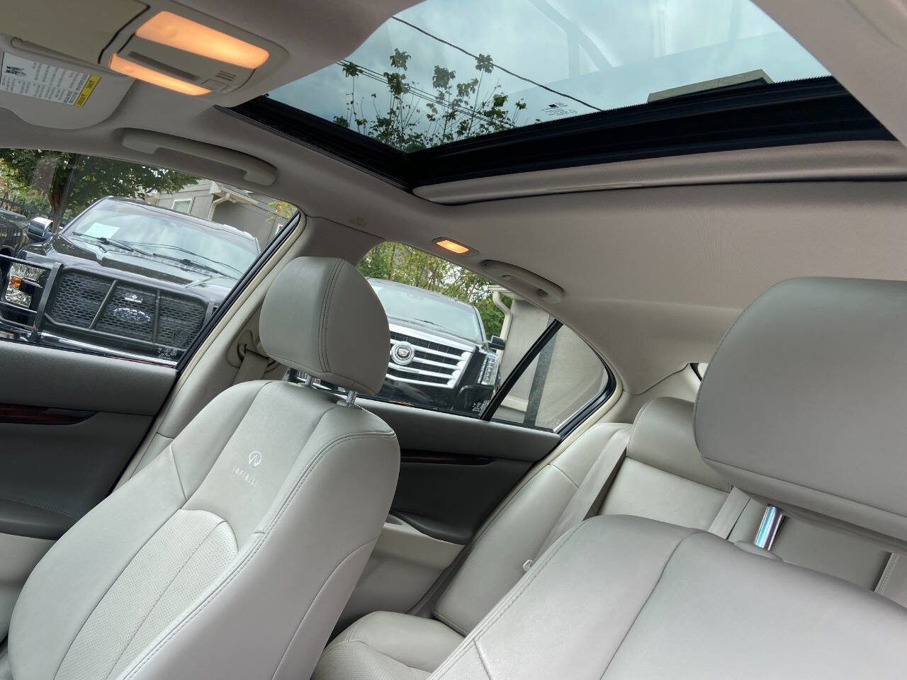 Used 2013 INFINITI G37 Journey w/ Premium Pkg image 17