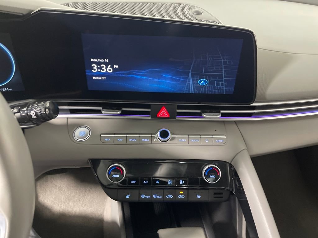 Certified 2025 Hyundai Elantra SEL image 22