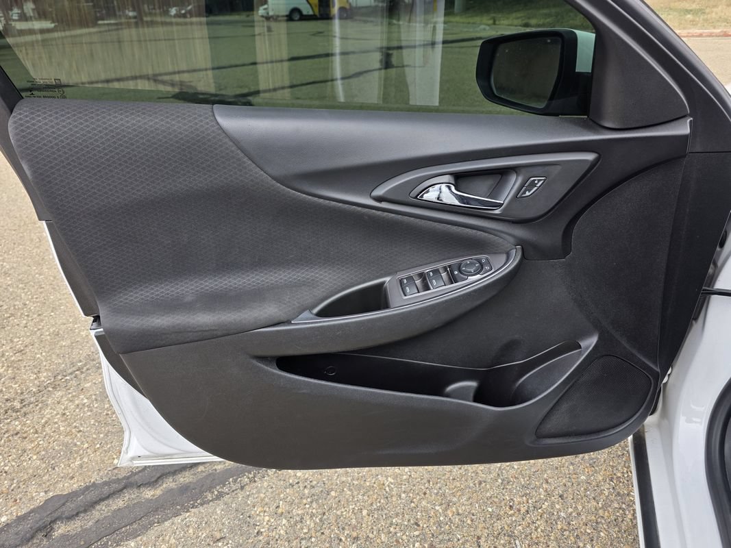 Used 2020 Chevrolet Malibu LT FWD image 13