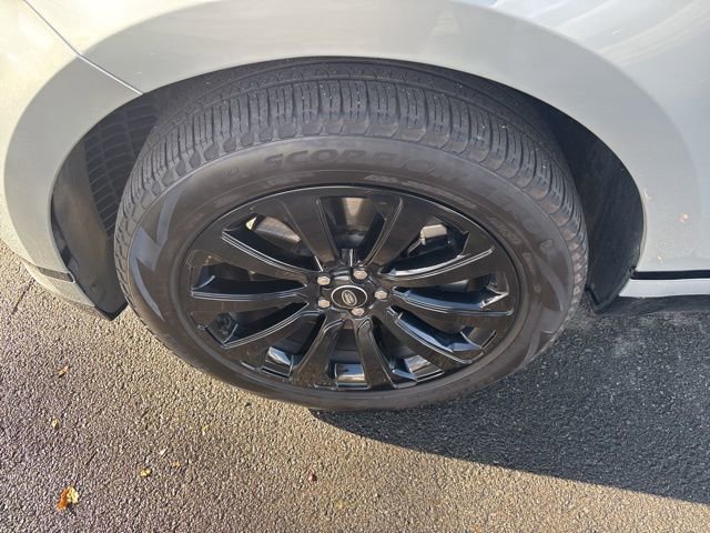 Used 2023 Land Rover Range Rover Velar R-Dynamic S image 37