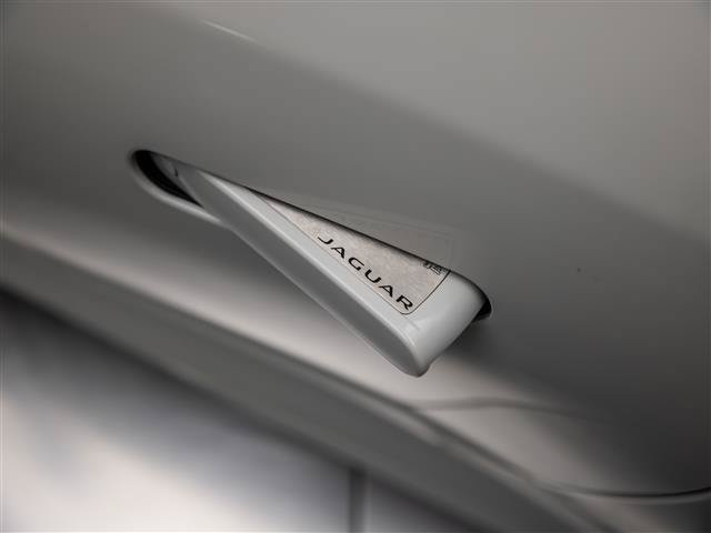 Used 2024 Jaguar F-TYPE R AWD/4WD image 17
