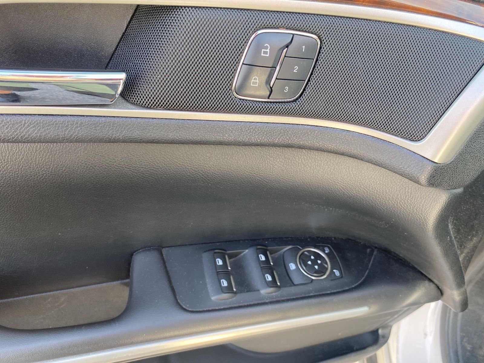 Used 2016 Lincoln MKZ FWD image 10