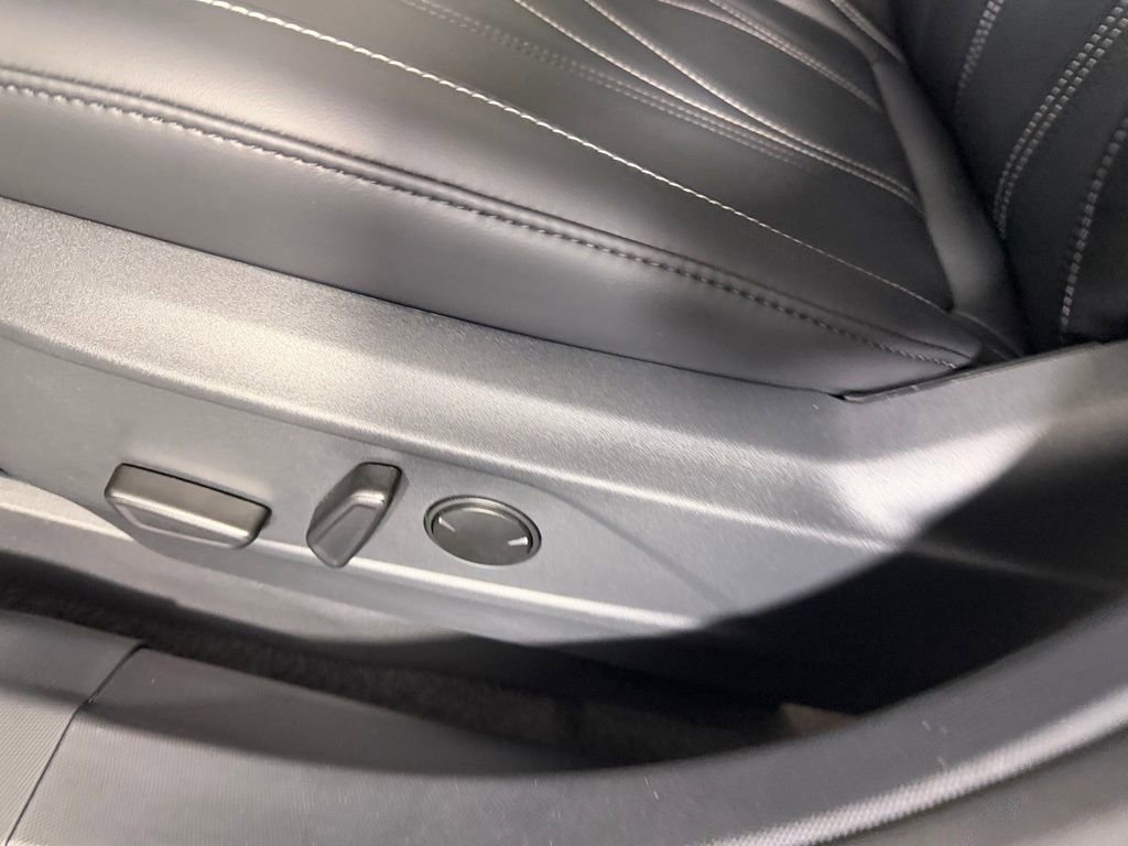 Used 2025 Ford Mustang Mach-E Select w/ Comfort Package Lite RWD image 23