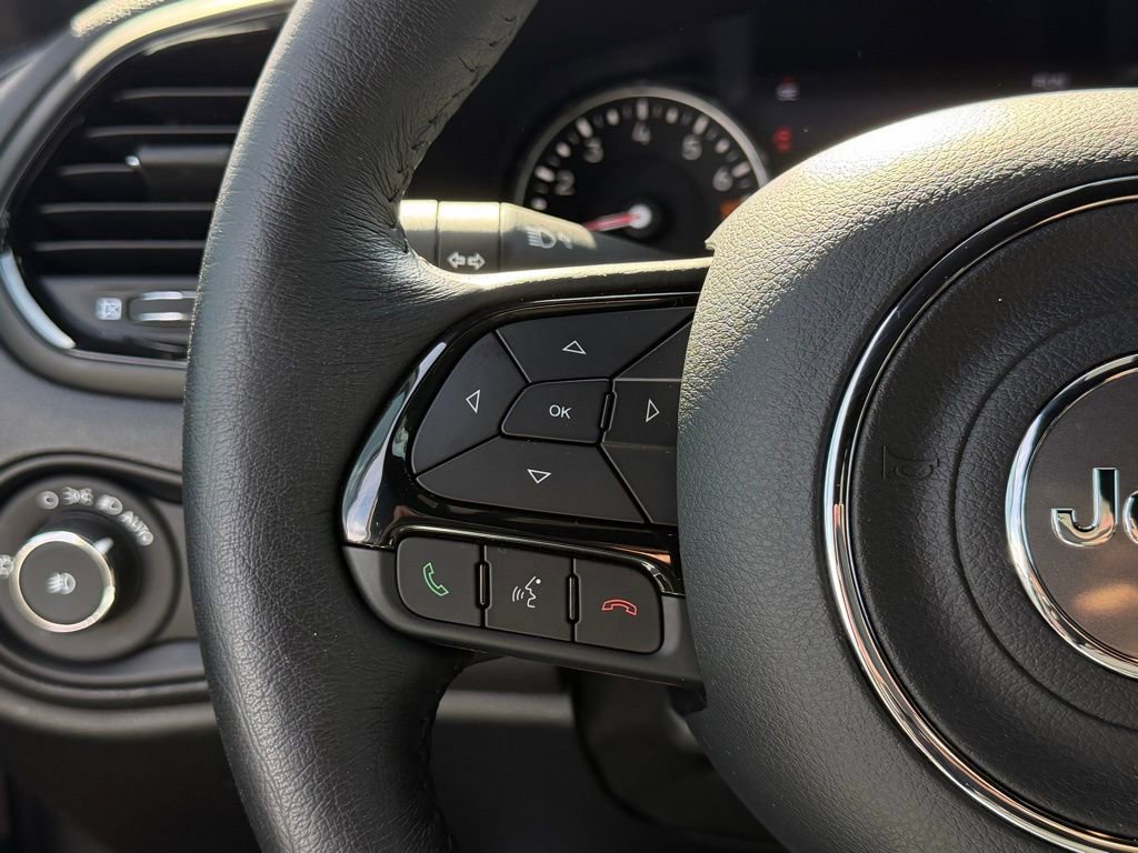 Used 2022 Jeep Renegade Altitude w/ Convenience Group image 17