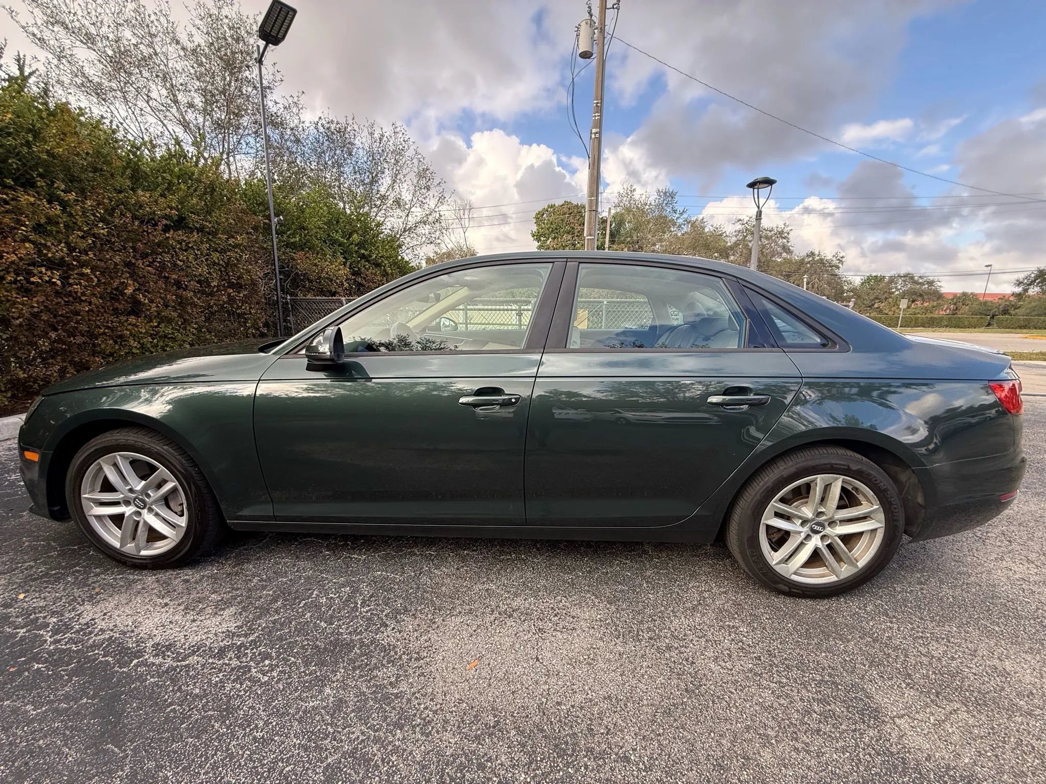 Used 2017 Audi A4 2.0T Premium image 4