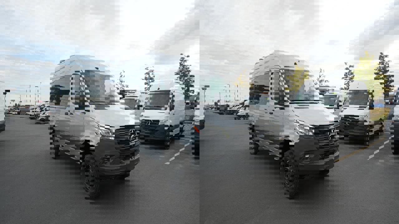 New 2025 Mercedes-Benz Sprinter 2500 image 3