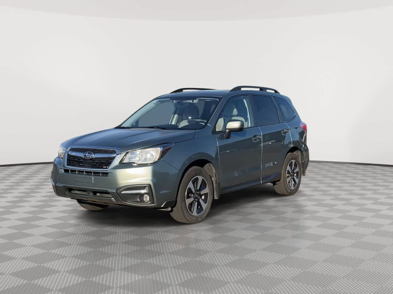 Used 2017 Subaru Forester 2.5i Premium AWD/4WD image 4