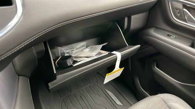 Used 2023 GMC Yukon XL SLE image 25