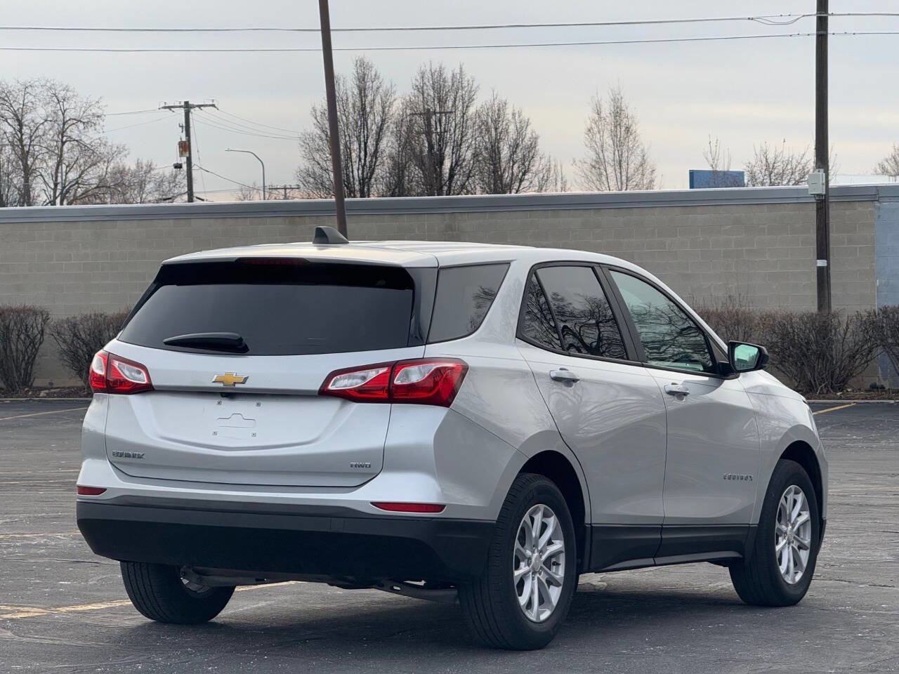 Used 2020 Chevrolet Equinox LS w/ LS Convenience Package image 5