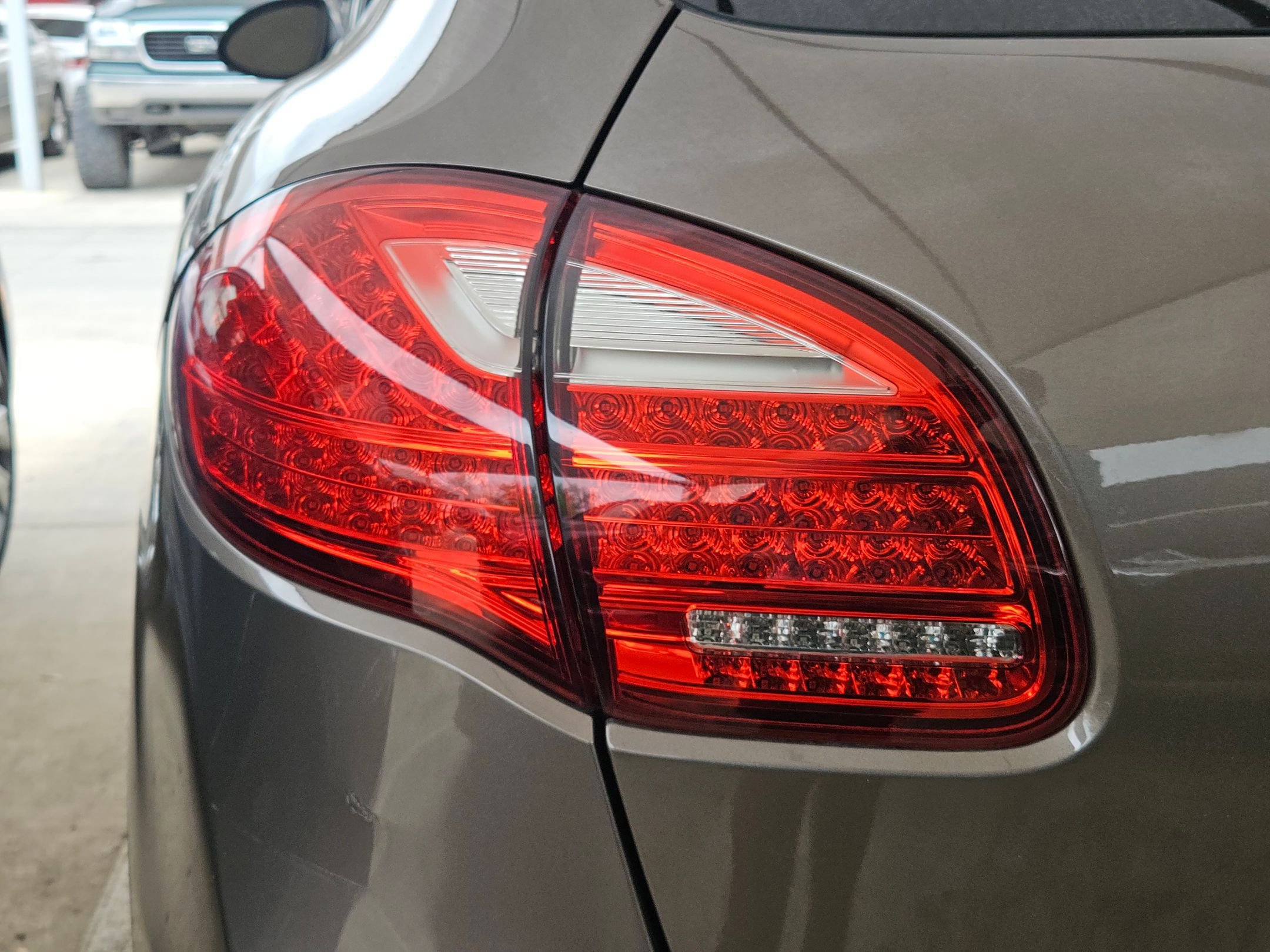 Used 2013 Porsche Cayenne AWD/4WD image 8