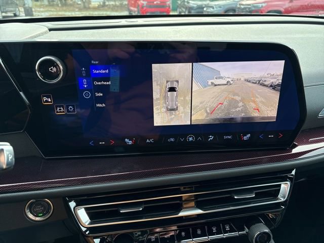 Used 2026 Chevrolet Traverse Z71 image 14