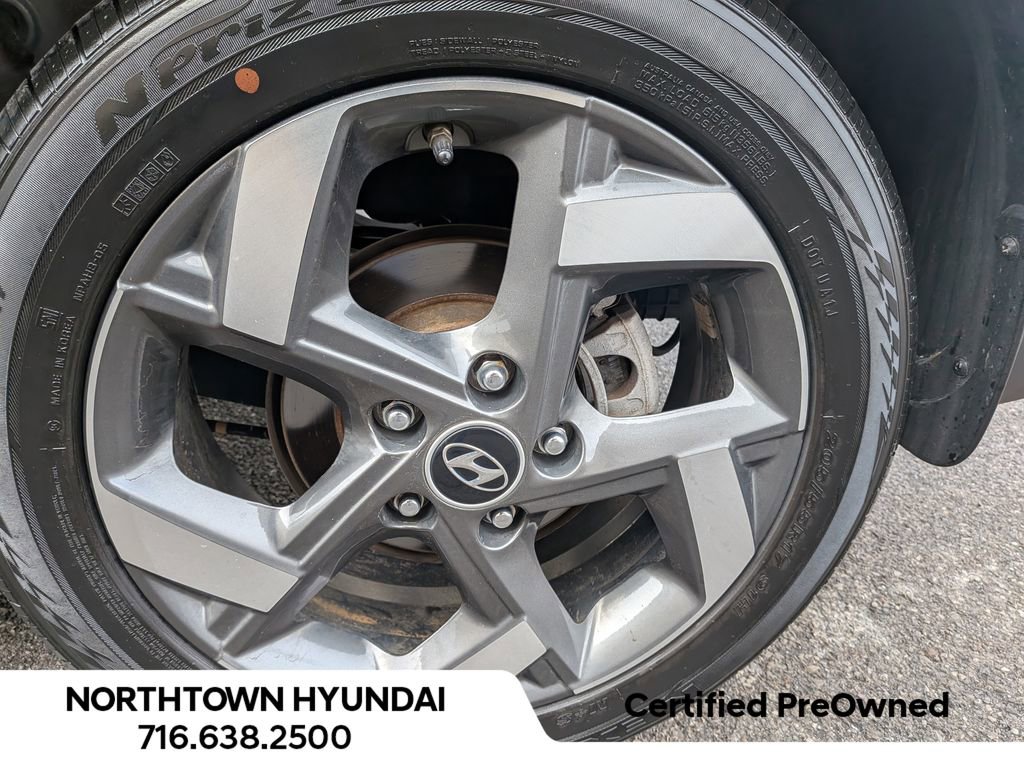 Used 2023 Hyundai Venue Limited image 41