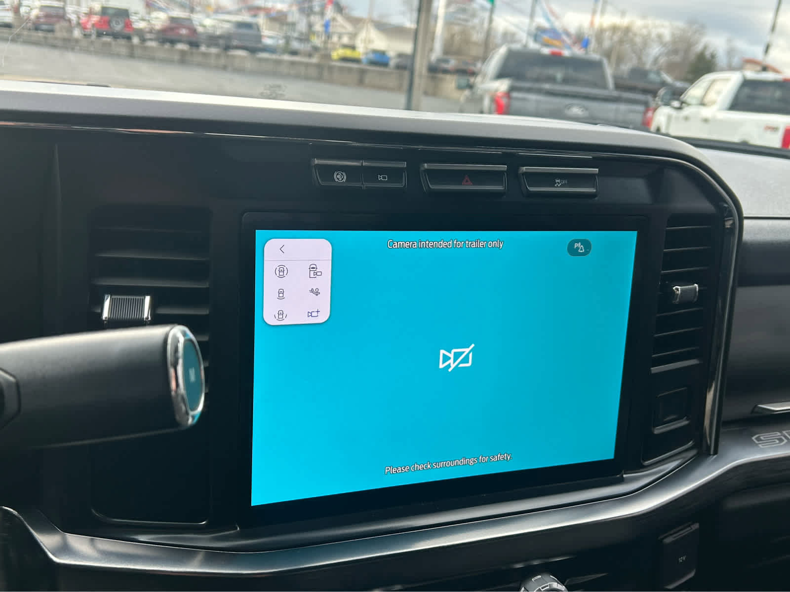 Used 2024 Ford F250 Lariat w/ Chrome Package image 39