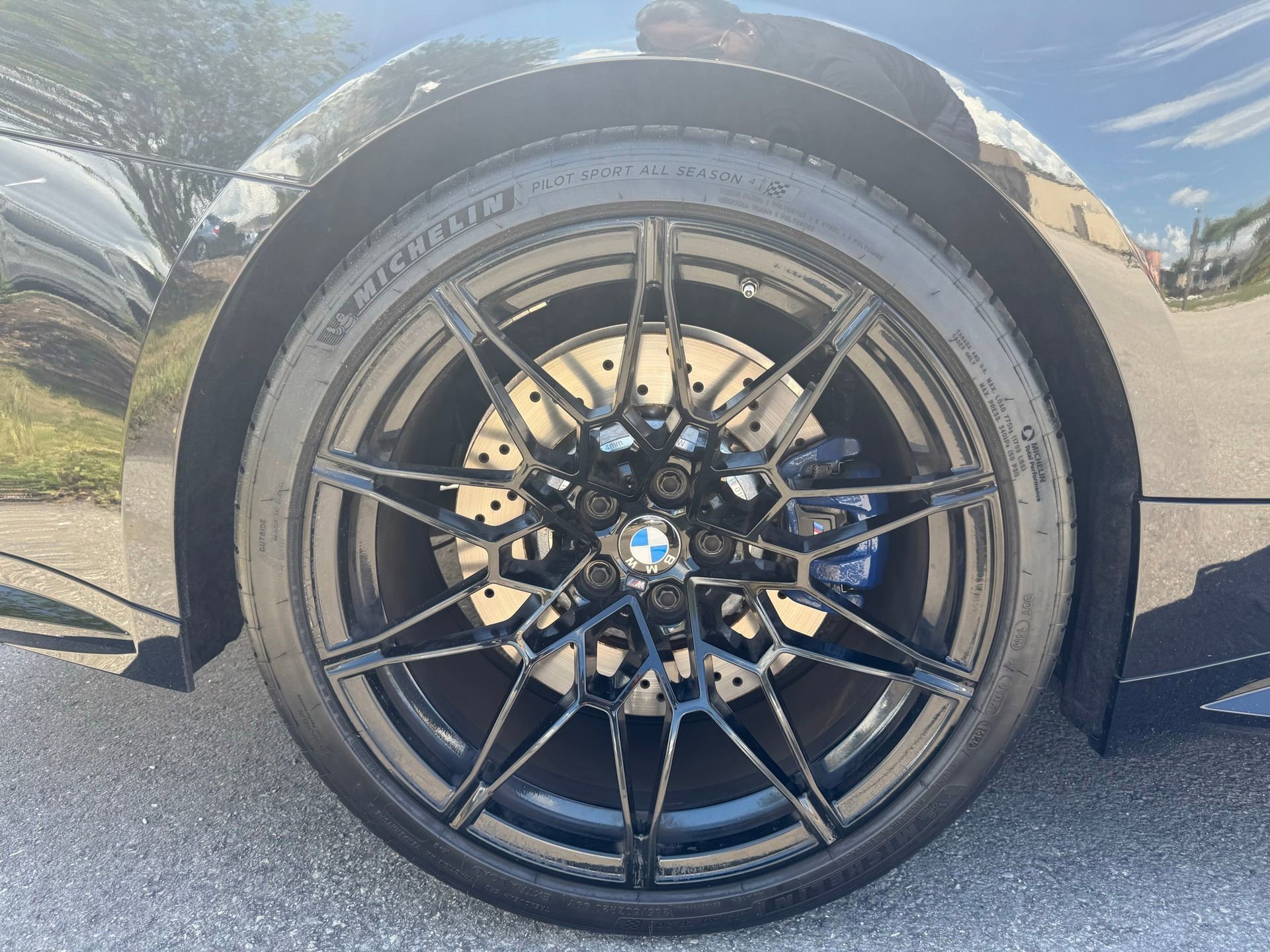 Used 2021 BMW M4 Competition w/ M Carbon Exterior Package RWD image 11