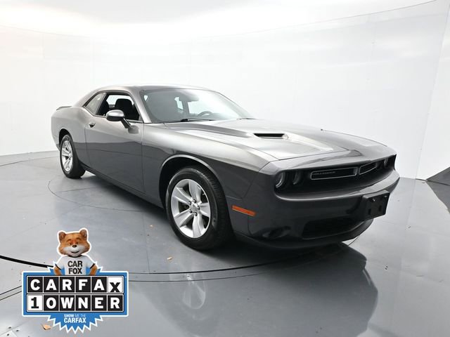 Used 2023 Dodge Challenger SXT image 1