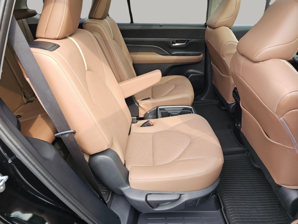 Used 2024 Toyota Grand Highlander Platinum image 26