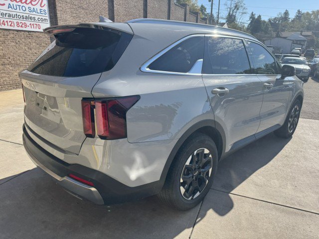 Used 2025 Kia Sorento S w/ Panoramic Sunroof Package FWD image 3