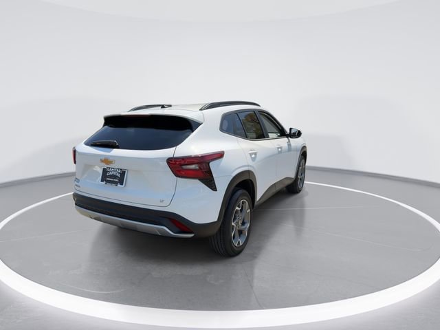 Used 2026 Chevrolet Trax LT w/ Sunroof Package image 8