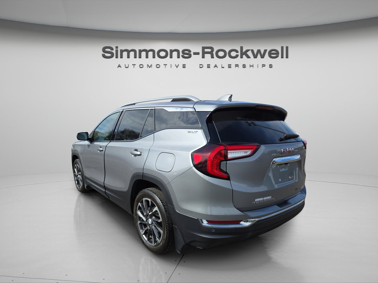 Used 2024 GMC Terrain SLT AWD/4WD image 3