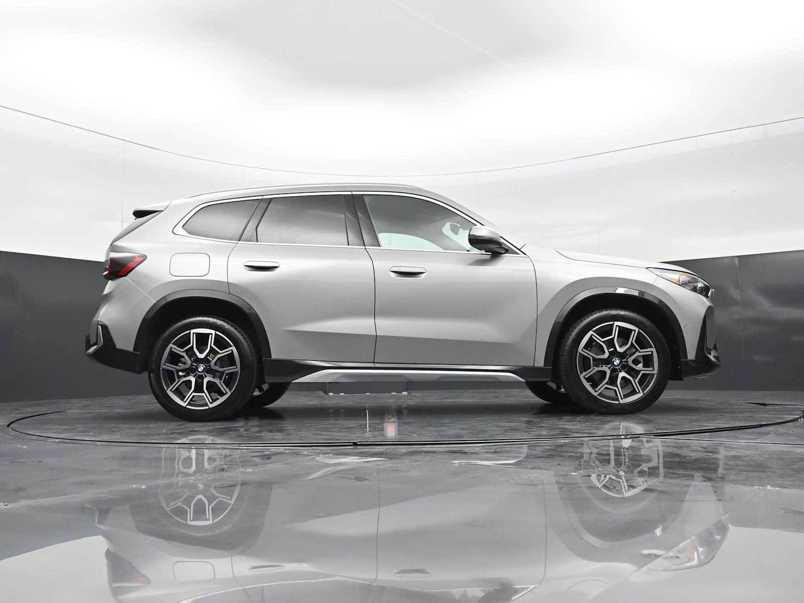Used 2026 BMW X1 xDrive28i w/ Technology Package AWD/4WD image 28
